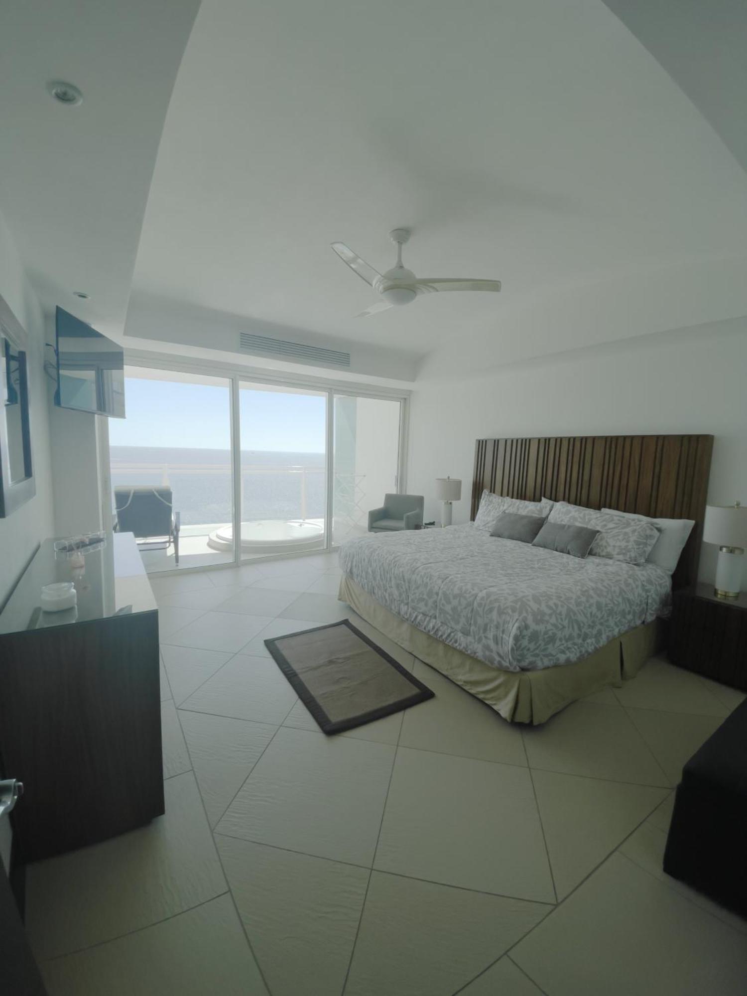 Bay View Grand Marina Ixtapa Condo En Pie De Playa Exteriér fotografie