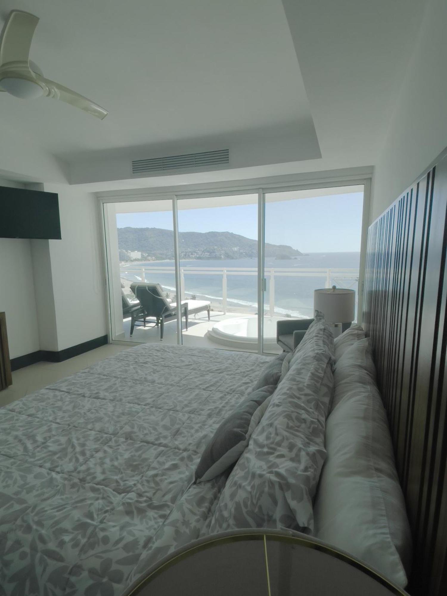 Bay View Grand Marina Ixtapa Condo En Pie De Playa Exteriér fotografie